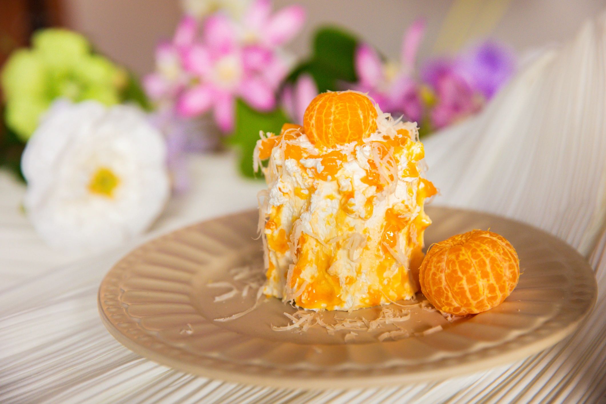 Postre artesanal de naranja con presentación premium