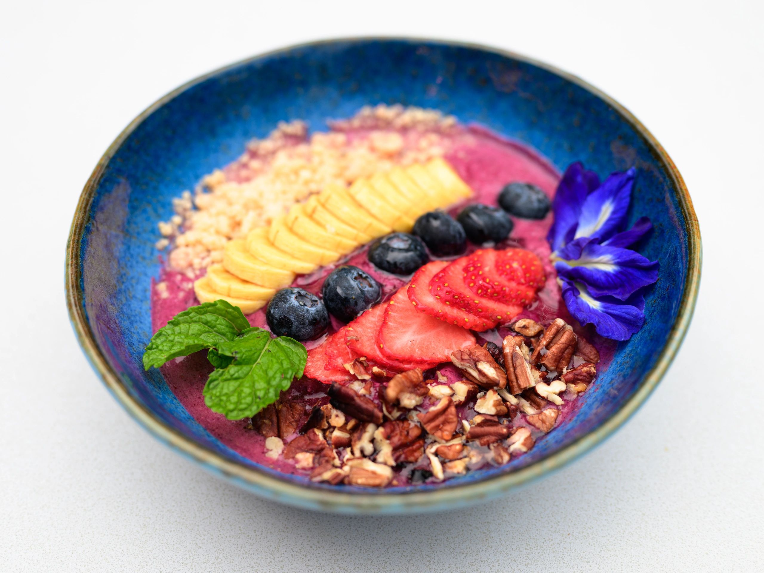 Bowl especial con frutas frescas y toppings